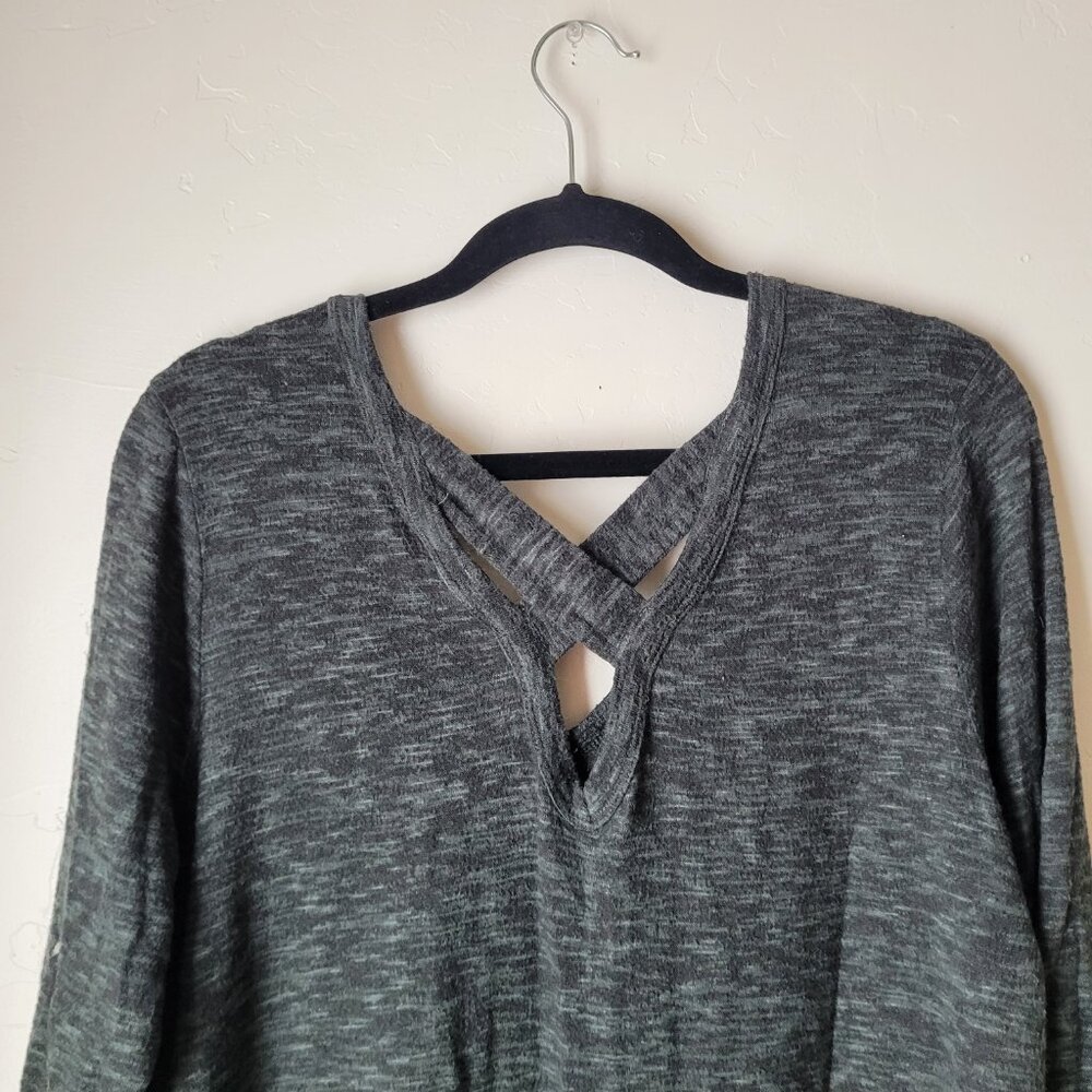 Kaleigh V-Neck Strappy Back Blouse - Picture 5 of 7